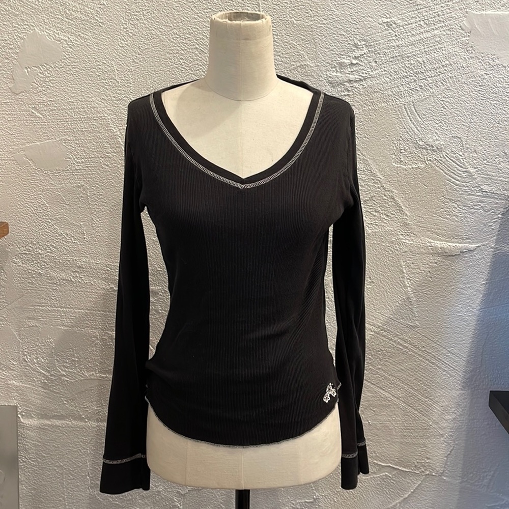 V neck rubbed long sleeve shirt